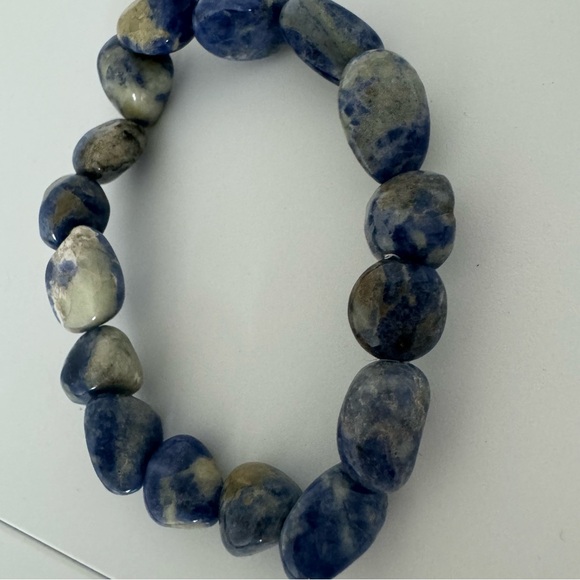 Sodalite bracelet healing crystals stretchy blue rock crystal geode natural boho - Picture 5 of 6